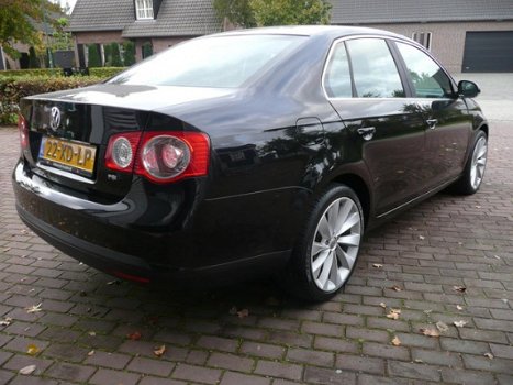 Volkswagen Jetta - 1.6 FSI 2007 Climatronic/18