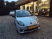 Renault Twingo - 1.2 Dynamique zeer mooi met airco nederlandse auto geen import in nieuw staat - 1 - Thumbnail