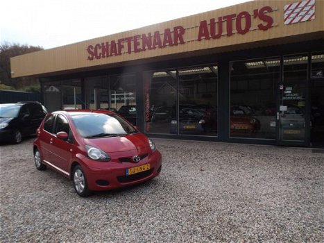 Toyota Aygo - 1.0-12V Aspiration Red nederlandse auto met airco en luxe zeer mooi - 1