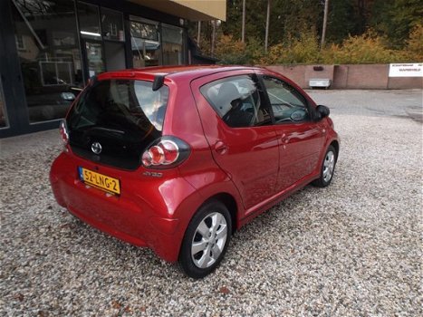 Toyota Aygo - 1.0-12V Aspiration Red nederlandse auto met airco en luxe zeer mooi - 1