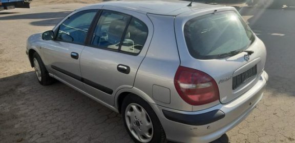 Nissan Almera - 1.500cc / 5drs / Airco - 1