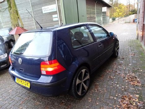 Volkswagen Golf - 1.6 16V - 1