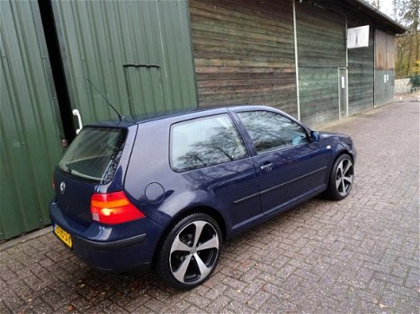 Volkswagen Golf - 1.6 16V - 1