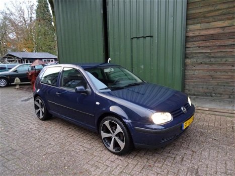 Volkswagen Golf - 1.6 16V - 1