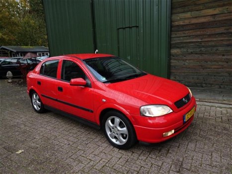 Opel Astra - 2.2i-16V Sport - 1