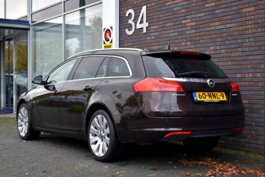 Opel Insignia Sports Tourer - 2.0 CDTI 160PK 4X4 LEDER SPORTSTOELNE NAVIGATIE 18