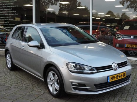 Volkswagen Golf - 1.4 TSI 150PK DSG Highline - Nav | PDC | Trekh. | Alarm | Xenon - 1