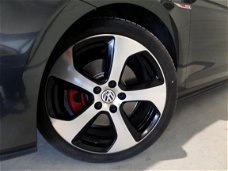 Volkswagen Golf - 2.0 TSI GTI ORIGINEEL NL Nieuwstaat Navigatie Dynaudio 19" Cadiz