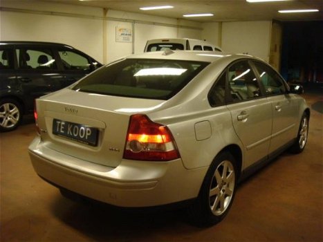 Volvo S40 - 2.0D Summum - 1