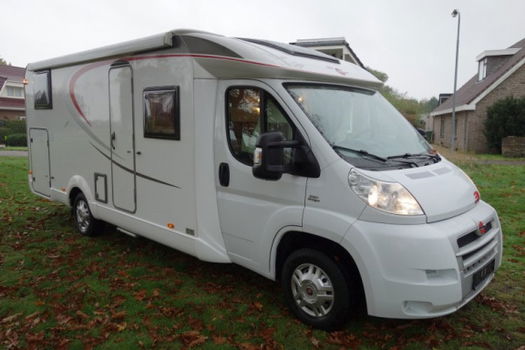 Burstner Nexxo T715 Garage Top-Indeling 2014 Slechts 63000 km - 1