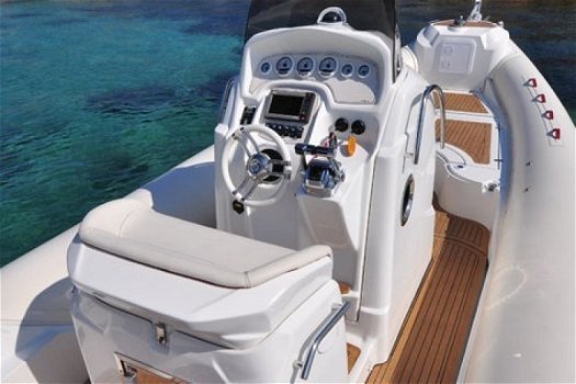 Nuova jolly Prince 28 WA en SPORT CABIN - 8