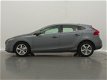 Volvo V40 - 2.0 T2 123PK MOMENTUM / NAVIGATIE / AIRCO / LMV./ STOELVERWARMING - 1 - Thumbnail