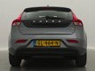 Volvo V40 - 2.0 T2 123PK MOMENTUM / NAVIGATIE / AIRCO / LMV./ STOELVERWARMING - 1 - Thumbnail