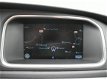 Volvo V40 - 2.0 T2 123PK MOMENTUM / NAVIGATIE / AIRCO / LMV./ STOELVERWARMING - 1 - Thumbnail