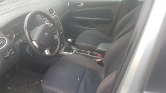 Ford Focus - 1.6-16V First Edition - 1