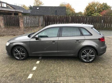 Audi A3 Sportback - 1.6 TDI Attraction - 1