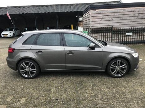 Audi A3 Sportback - 1.6 TDI Attraction - 1