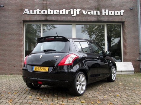 Suzuki Swift - 1.2 Bandit / airco / electrische ramen / 17 inch / parkeersensoren / radio-usb / spoi - 1