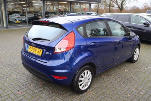 Ford Fiesta - 1.6 TDCi Style 50 procent deal 3.475, - ACTIE Navi / Bluetooth / Spraakb / Airco - 1