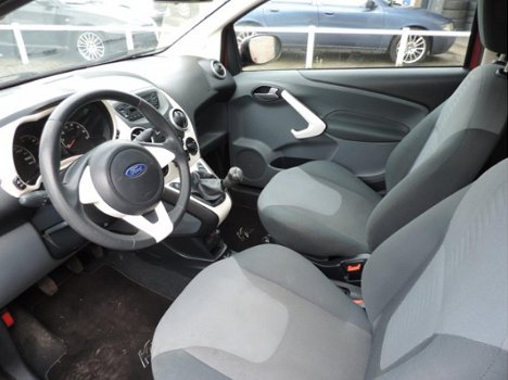 Ford Ka - 1.2 Titanium Airco, el.ramen, 69dkm in nieuw staat - 1