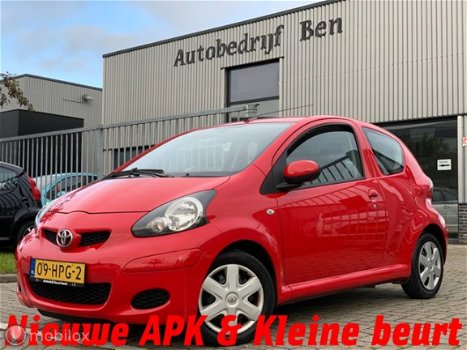 Toyota Aygo - 1.0-12V // Nieuwe APK en kleine beurt - 1