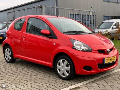 Toyota Aygo - 1.0-12V // Nieuwe APK en kleine beurt - 1