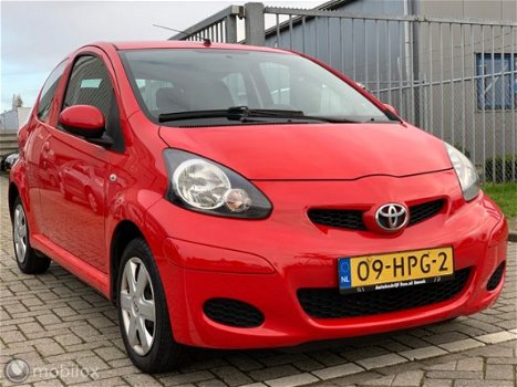 Toyota Aygo - 1.0-12V // Nieuwe APK en kleine beurt - 1