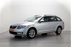 Skoda Octavia Combi - 1.4 TSI 140pk Greentech Ambition Business 6-bak Navigatie Parkeersensoren Clim