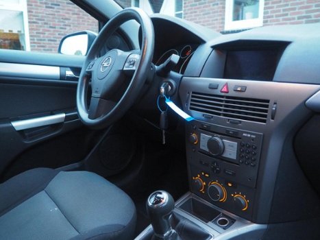 Opel Astra GTC - 1.6 Enjoy | Navigatie | Airco | Trekhaak | LMV | - 1