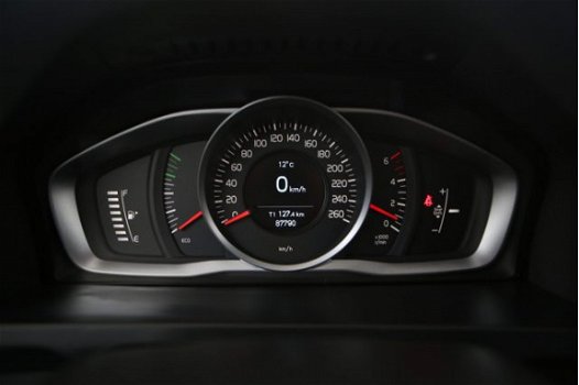 Volvo V60 - 2.0 D3 Momentum Schuifdak, Navigatie, Xenon, stoelverwarming - 1