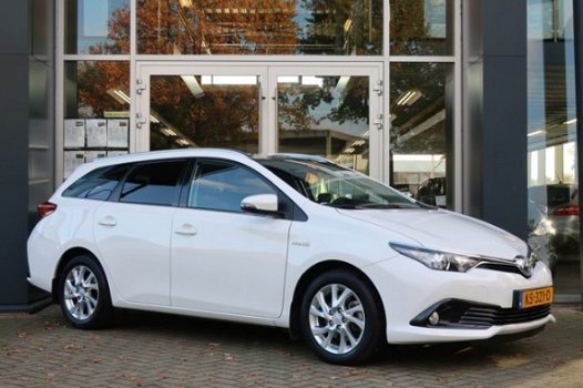 Toyota Auris Touring Sports - Hybrid, Navi, Clima, Panoramadak, DAB radio, etc - 1