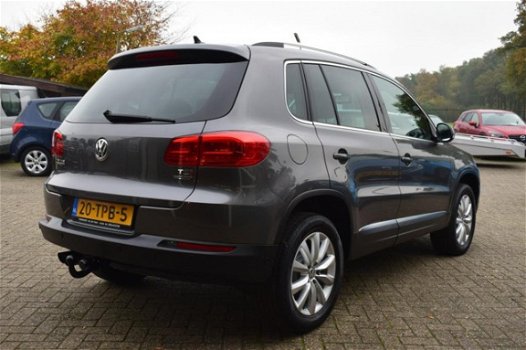 Volkswagen Tiguan - 1.4 TSI Sport&Style Trekhaak | Navigatie *All in prijs - 1