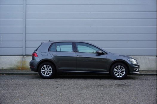 Volkswagen Golf - 1.0 TSI 115pk Trendline + App-Connect Navigatie - 1