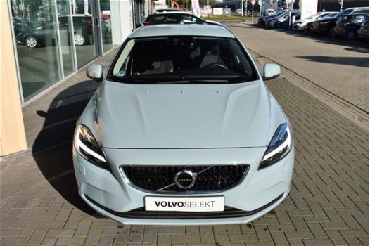 Volvo V40 - 2.0 D2 Momentum Business Pack Connect, Scandinavian Line, BLIS - 1