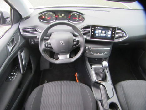 Peugeot 308 - 1.6 THP Active | Navigatie | Trekhaak 1400 kg geremd - 1