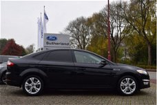 Ford Mondeo - 2.0 TDCi Champions ed 5d 6-bak 140pk | Stoelverwarming | Parkeersensoren voor + Achter