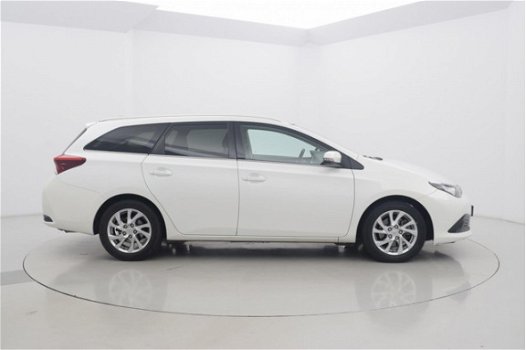 Toyota Auris - TS 1.8 Hybrid Lease Navi Automaat - 1