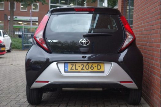 Toyota Aygo - 1.0 VVT-i x-play Lichtmetalen velgen Apple Car Play / Fabrieksgarantie - 1