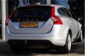 Volvo V60 - 1.6 T3 Momentum | Trekhaak | Navigatie | Bluetooth - 1 - Thumbnail