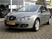 Seat Leon - 1.6 Reference sportief, leren bekl, binnen en buiten netjes, 17inch lichtmetaal en goed - 1 - Thumbnail