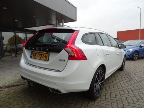 Volvo V60 - D5 Twin Engine Special Edition / Halftarief wegenbelasting Hybrid Technology Line - 1