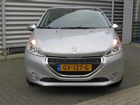 Peugeot 208 - 1.2 PureTech Style 5-drs Airco/LMV/Trekhaak - 1