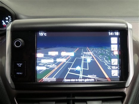 Peugeot 2008 - 1.2 VTi 82pk Active met Navigatie - 1