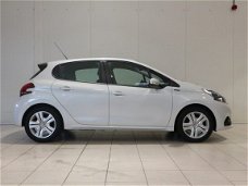 Peugeot 208 - 1.2 PureTech Signature Binnen 3 dagen rijden incl. garantie