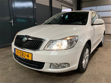 Skoda Octavia Combi - 1.6 TDI Greentech Ambition Business Line NAVI/PDC - 1