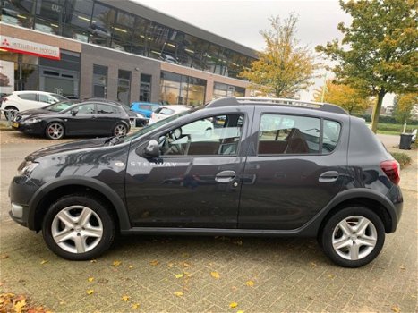 Dacia Sandero - 0.9 TCe Stepway Lauréate Navigatie, Trekhaak, Pdc achter, slechts 29.688 km - 1