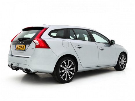 Volvo V60 - 2.4 D5 Twin Engine Special Edition AUT. *LEDER+NAVI+PDC+ECC+CRUISE - 1