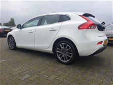 Volvo V40 - 1.6 D2 Summum Business *1/2LEDER+NAVI+PDC+ECC+CRUISE