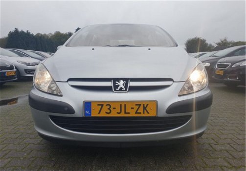 Peugeot 307 - 1.6-16V XT Aut *ECC+VELOURS+RADIO-CD+TREKHAAK - 1