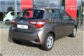 Toyota Yaris - 1.0 VVT-i Energy | Rijklaar incl. Fabrieksgarantie | - 1 - Thumbnail